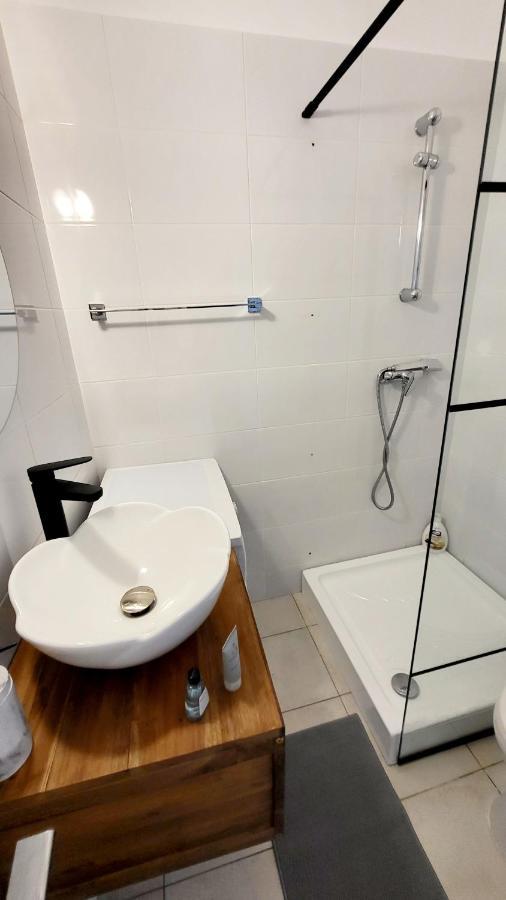 Victoriei Central Studio Apartment Bucharest Exterior photo